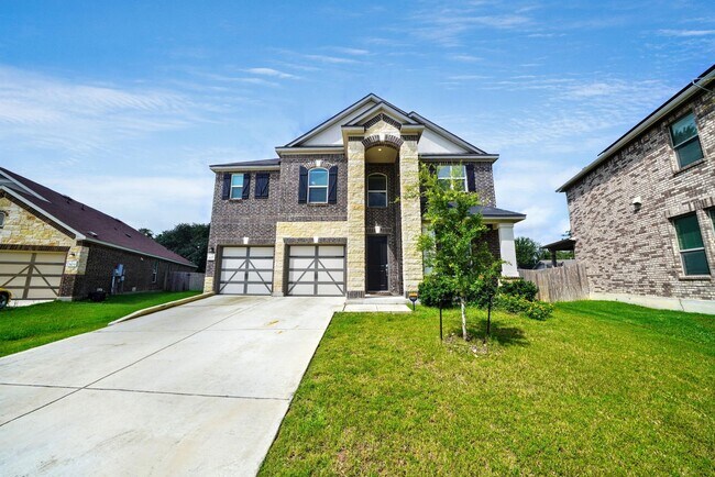 Foto del edificio - Beautiful 3-Bedroom Home with Flex Space in Universal City - Realtor Commission: $600