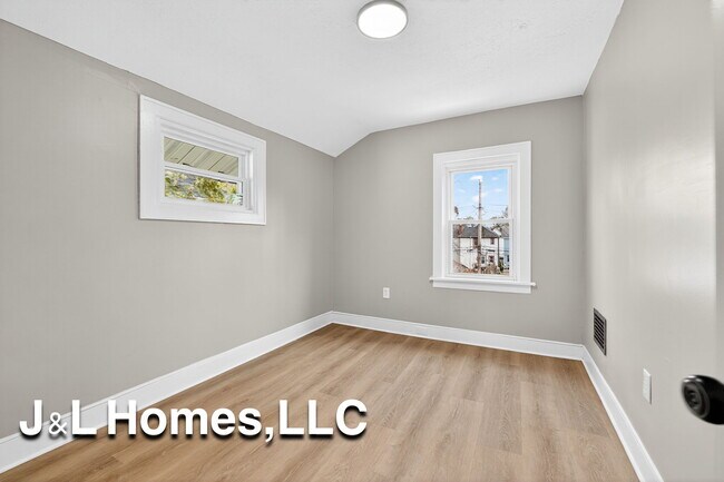 Foto del edificio - 888 Miller Ave