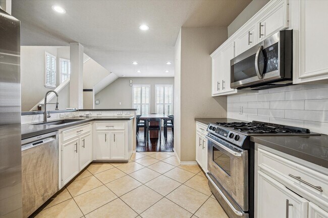 Foto del edificio - 5239 Schuler St