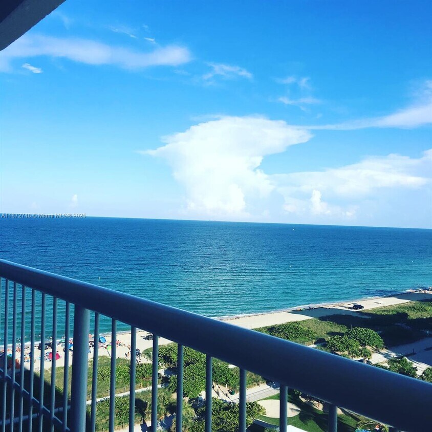 Foto principal - 9341 Collins Ave