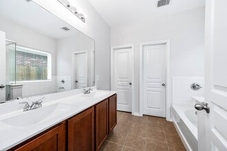 Building Photo - 7631 Retama Terrace Ln