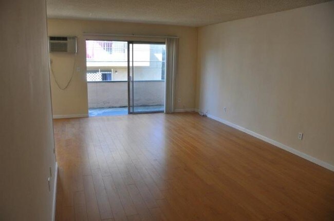 Building Photo - 1 bedroom in Los Angeles CA 90004