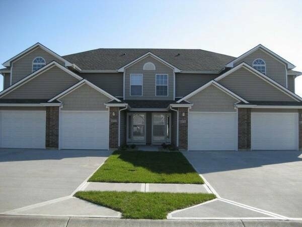 Foto principal - 816 SW Peach Tree Ln