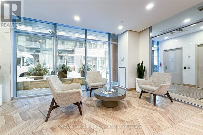 Building Photo - 15 Bruyeres Mews