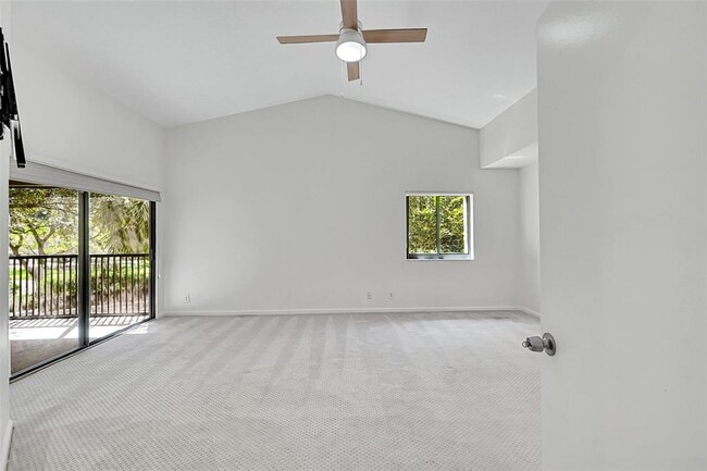 Building Photo - 1002 NW 105th Way