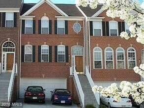 Building Photo - 202 Spencer Terrace SE