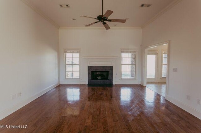 Building Photo - 120 Bear Creek Cir
