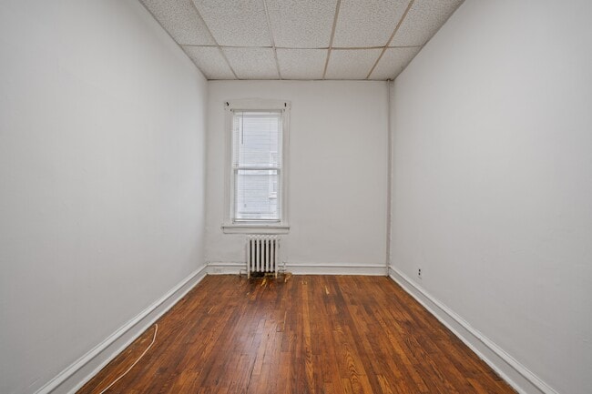 Building Photo - 156 Chestnut Ave