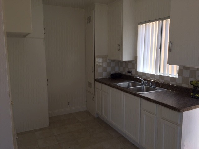 Upgraded Kitchen - 1103 W 89th St