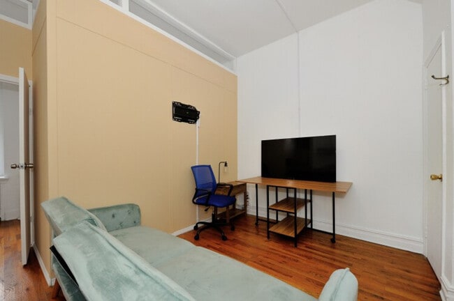 Foto del edificio - 649 9th Ave
