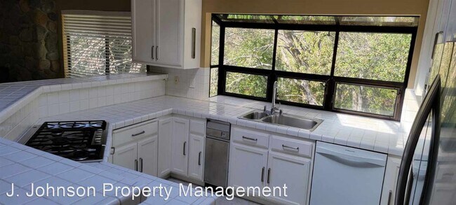 Foto del edificio - 5 br, 3 bath House - 11 Overhill Ct