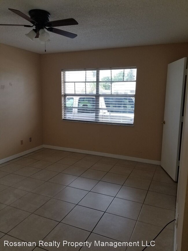 Building Photo - 4816 Triton Ct E