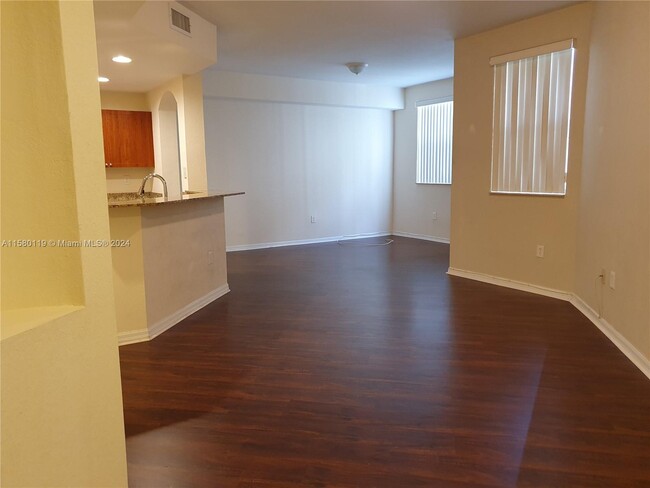 Foto del edificio - 8900 NW 107th Ct