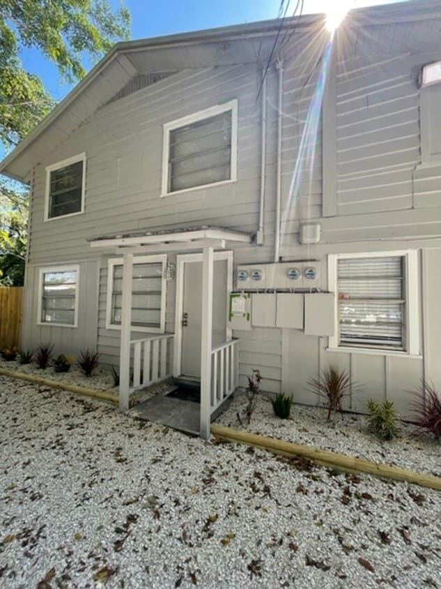 Photo - 1113 20th Street West