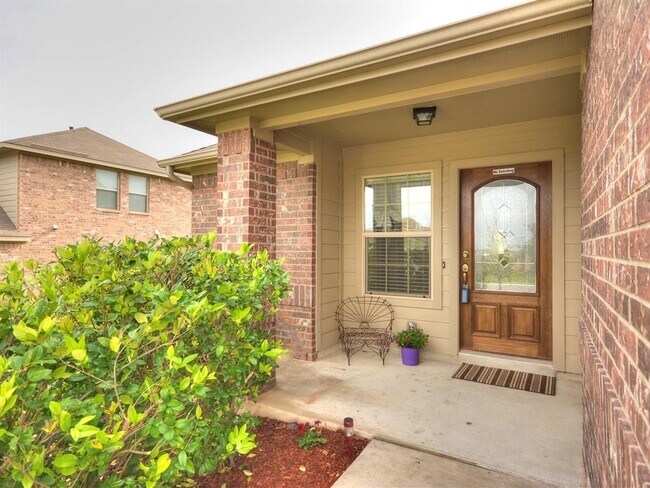 Building Photo - 165 Flagstone Trail