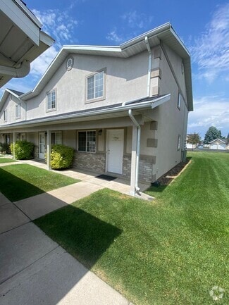 Building Photo - 1556 Talon Dr