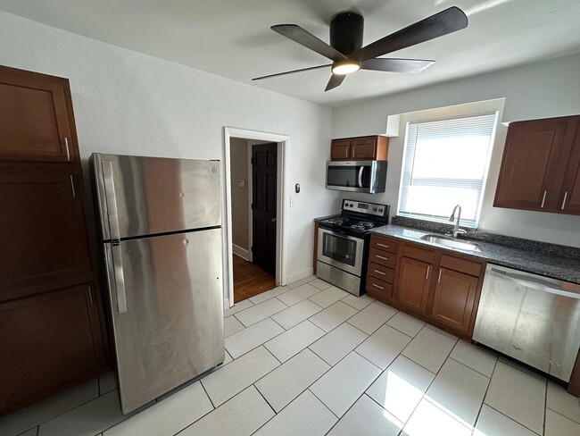 Foto del edificio - 252 E 17th Ave