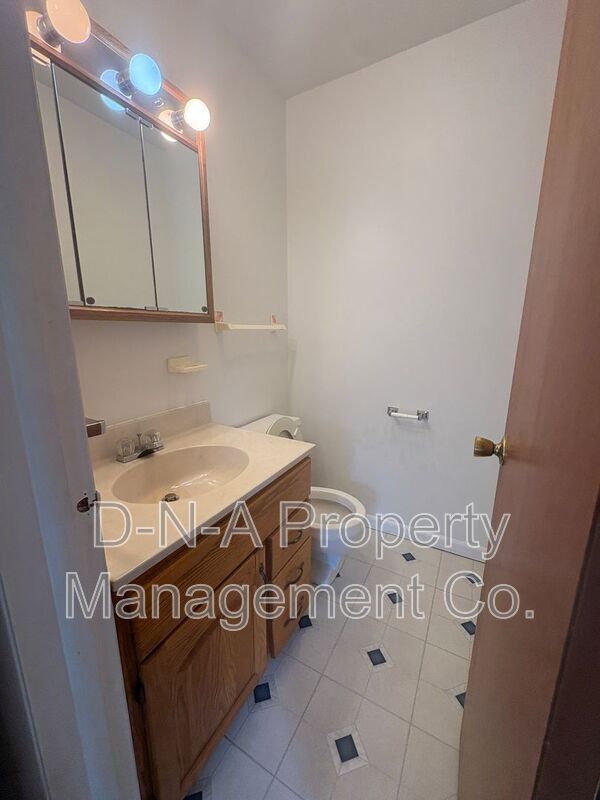 Foto del edificio - 404 Woodcliff Ave