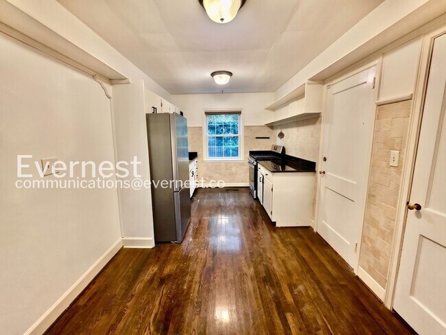 Foto del edificio - 2 Bed/1 Bath Condo with Modern Amenities / Available Now!