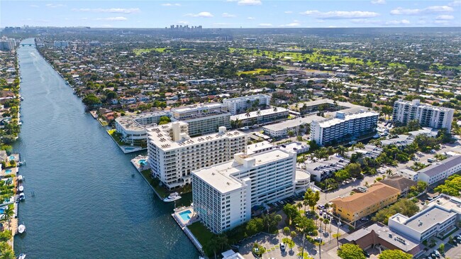 Foto del edificio - 3016 NE 49th St