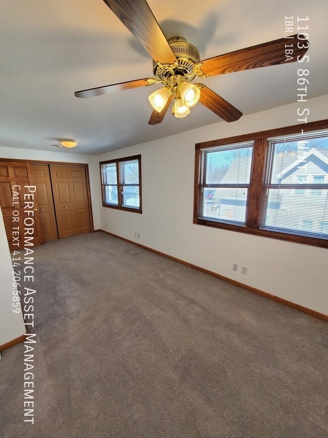 Building Photo - 1103 S 86th St