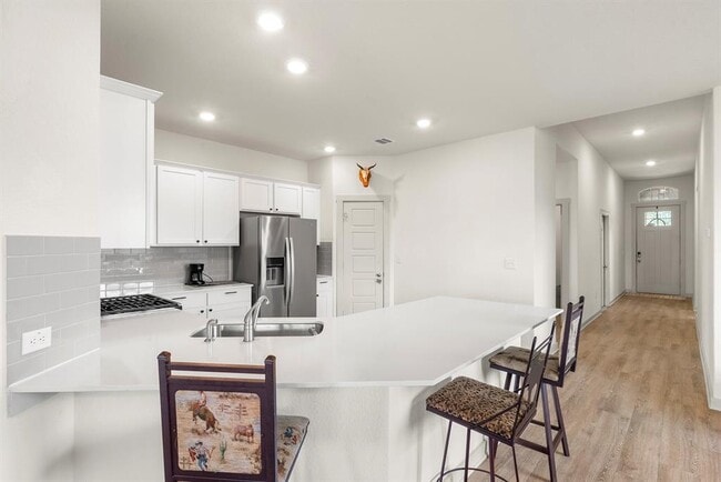 Building Photo - 13900 Mcarthur Dr