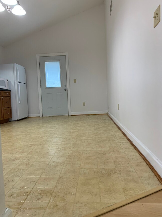 Foto del edificio - 591 Britmore Ct