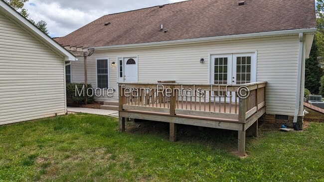 Building Photo - Turnabout Lane Duplex