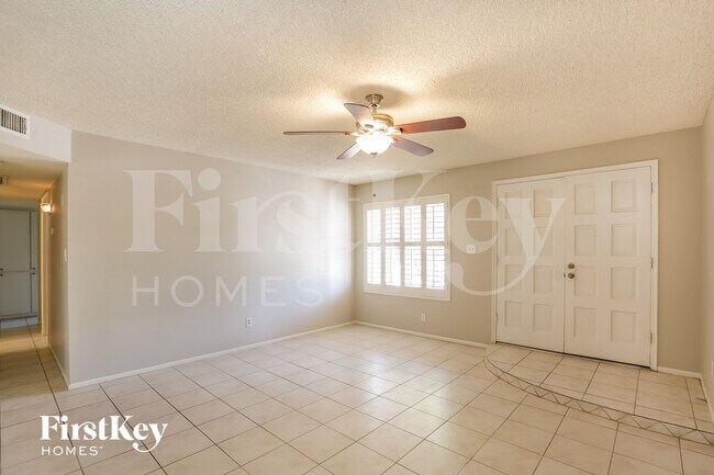 Foto del edificio - 2922 E Sierra St