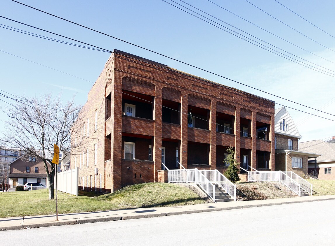 11241130 S Mill St, New Castle, PA 16101 Apartments in New Castle