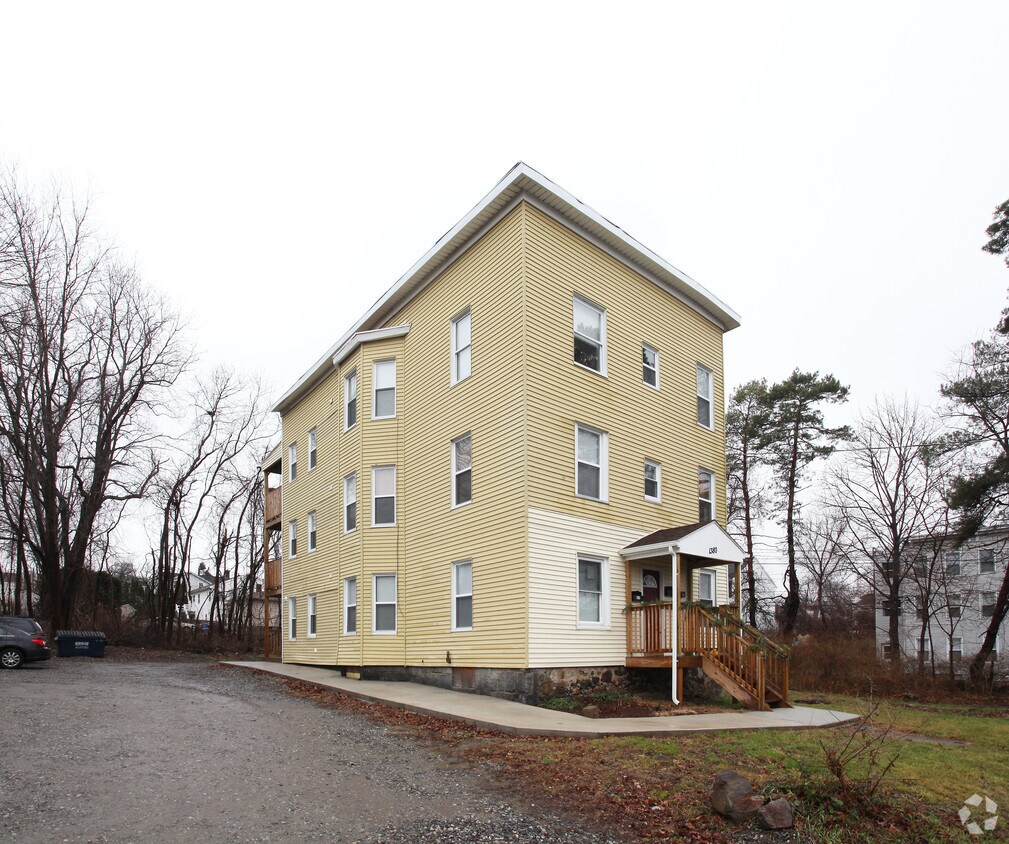 Primary Photo - 1380 Bank St