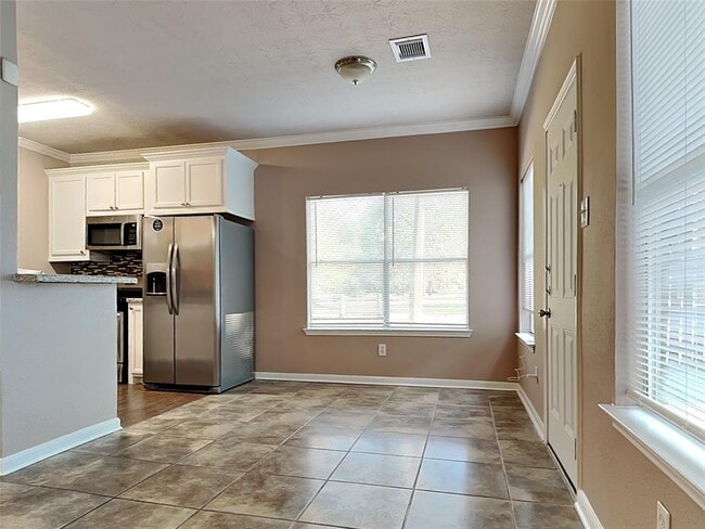 Building Photo - 25303 Laurel Green St