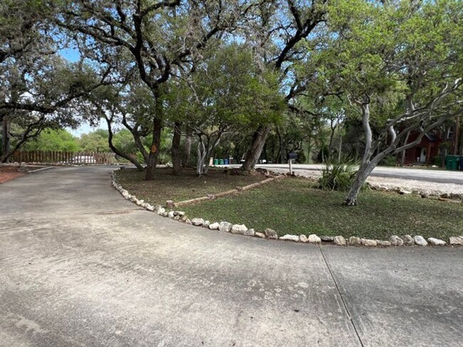 Foto del edificio - 10267 Mount Crosby Dr