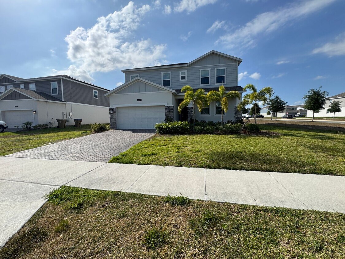 Foto principal - Rare find! Multi-Gen Home close to Lake No...