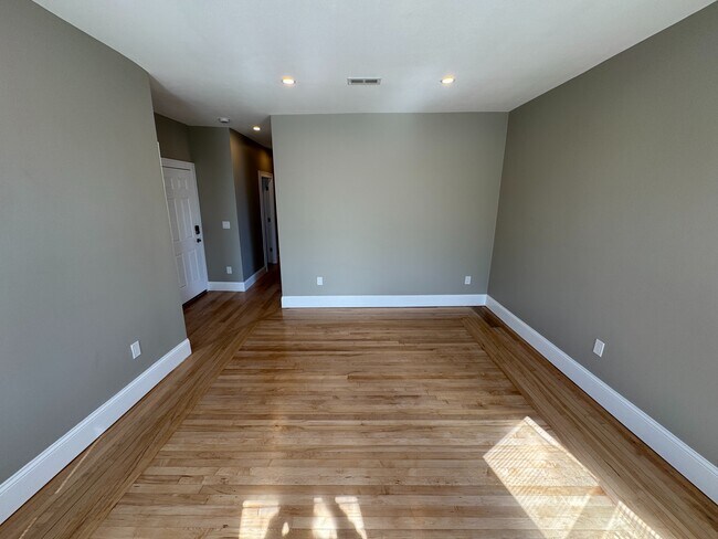 Foto del edificio - 29 Cameron Ave