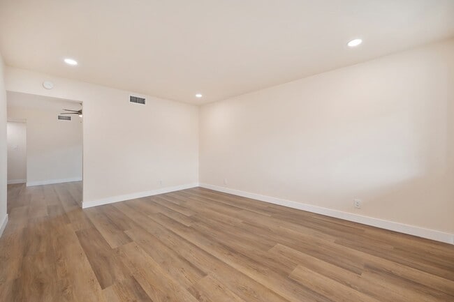 Building Photo - 5691 Cutler Ct