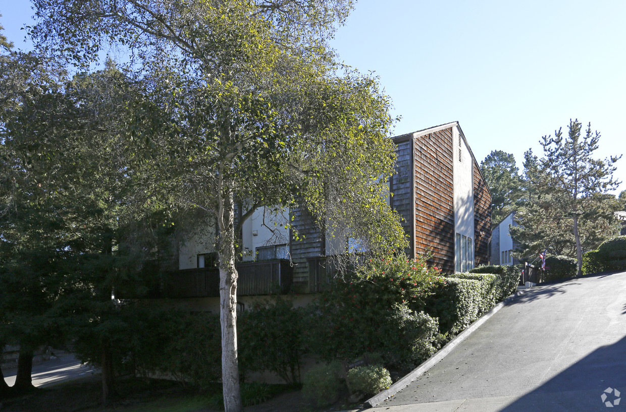 Foto del edificio - Huckleberry Hill Townhouses