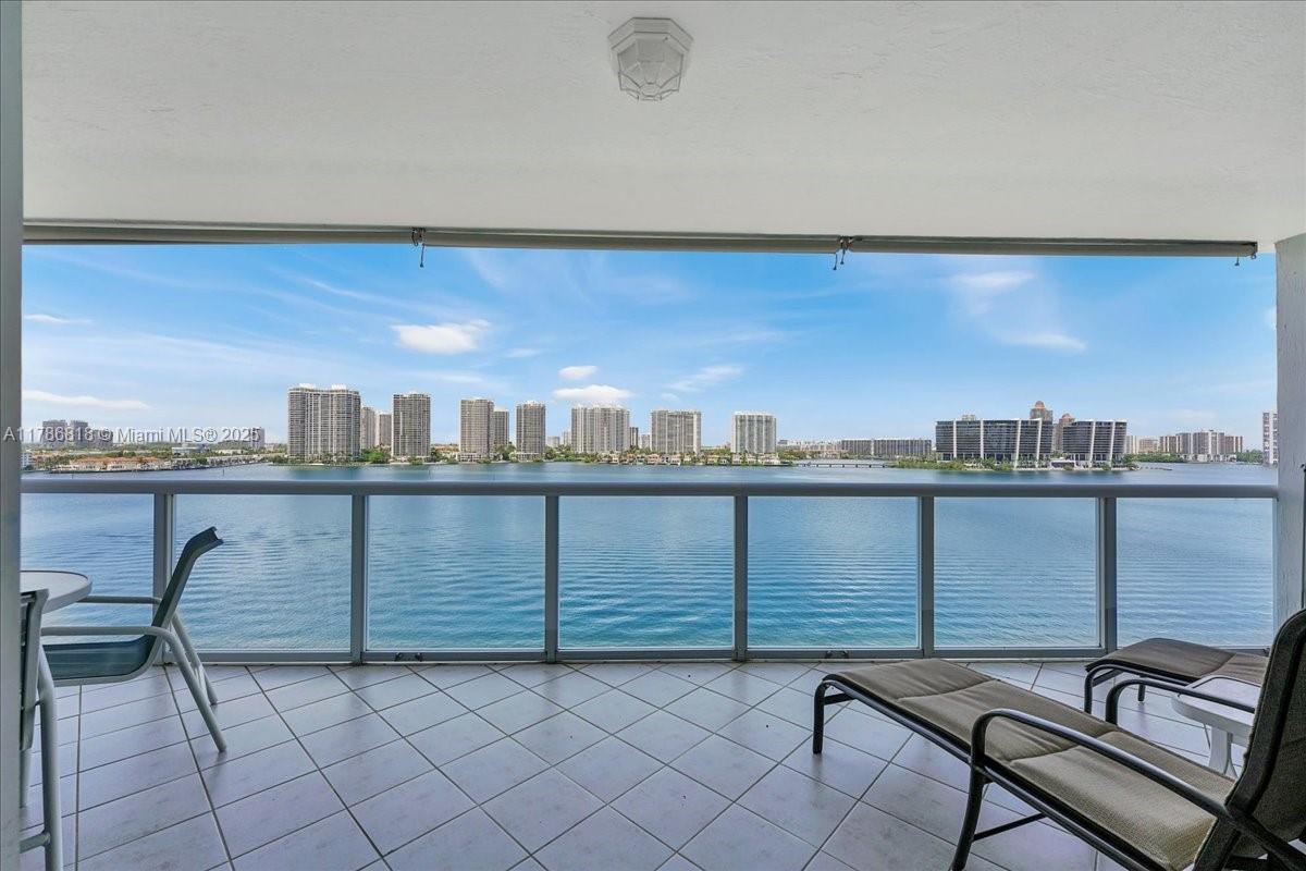 Foto principal - 17700 N Bay Rd