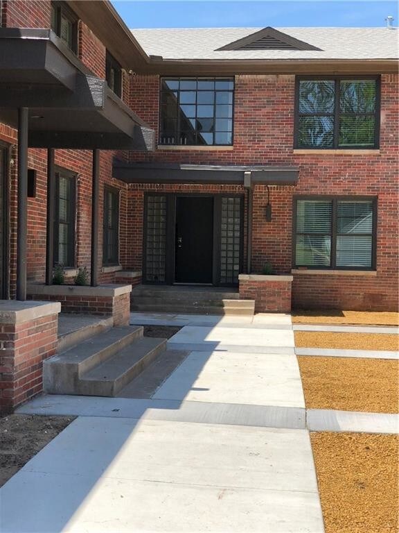 Building Photo - 1217 N Blackwelder Ave