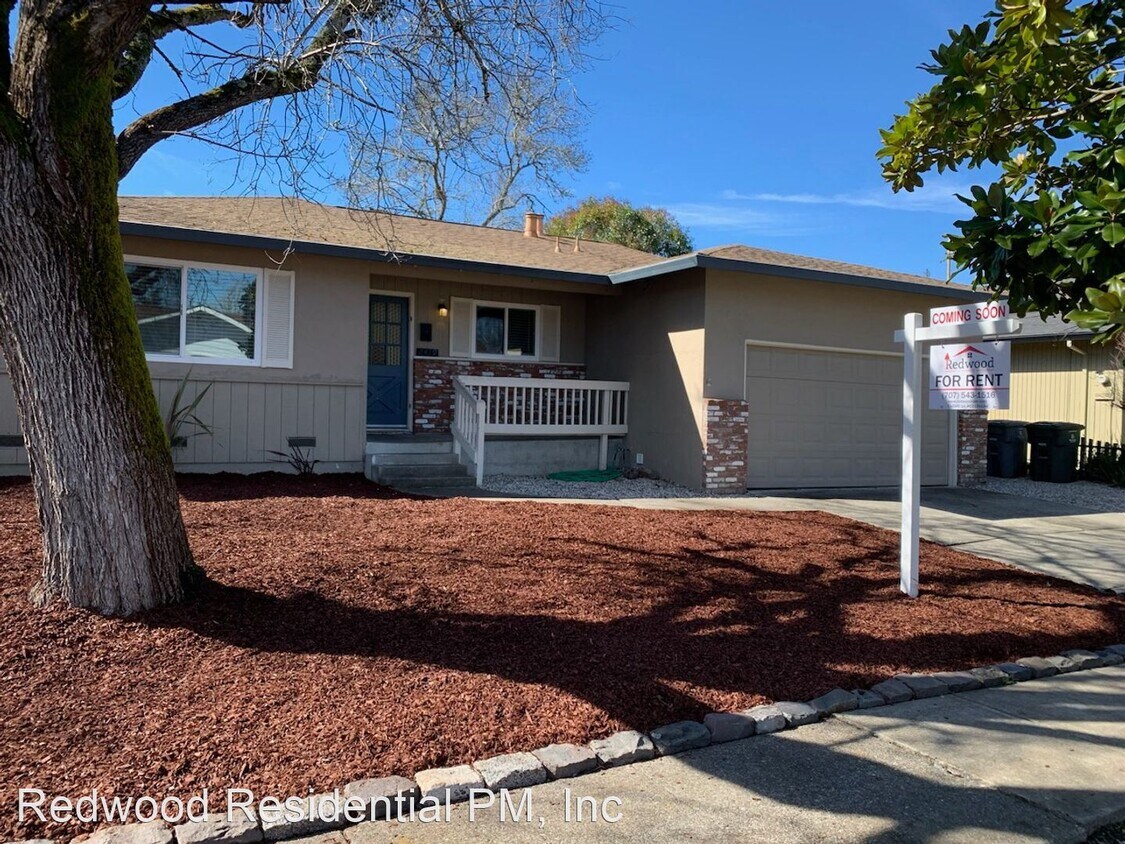 4 br, 2 bath House 2419 Tamarisk Drive House Rental in Santa Rosa