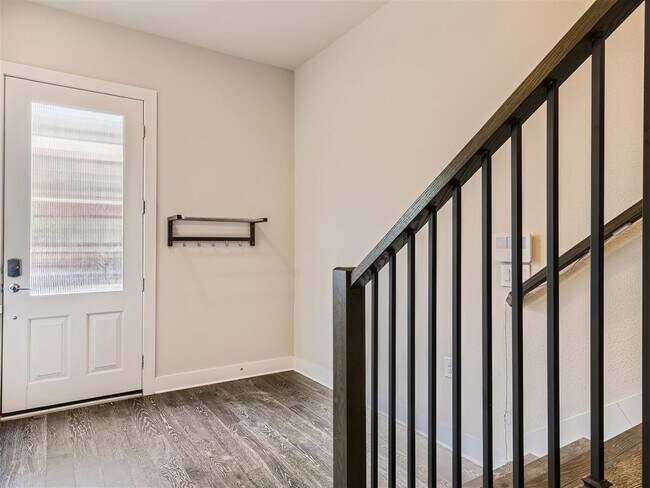 Building Photo - 1203 Town Creek Dr