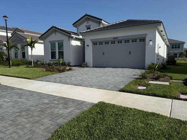 Building Photo - 14212 Spruce Pne Dr