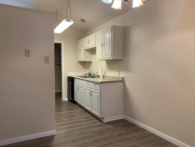 Foto del edificio - 1727 Fox Run Drive
