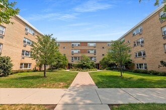 Building Photo - 7429 N Ridge Blvd