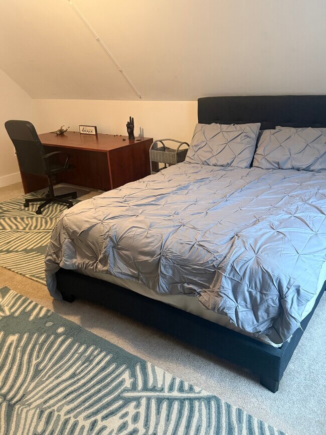 Foto del edificio - 7441 River Rd