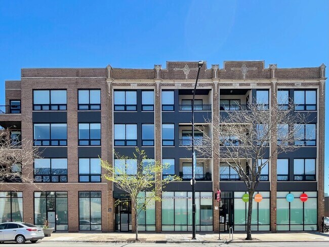 Foto del edificio - 5443 N Broadway St