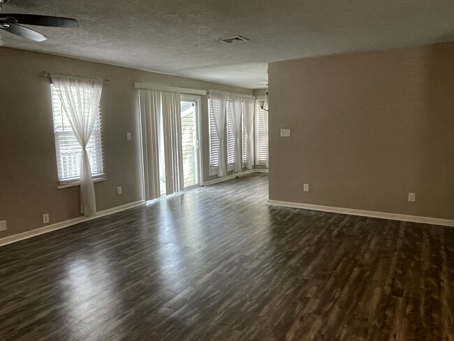 Building Photo - 3752 Tait Terrace