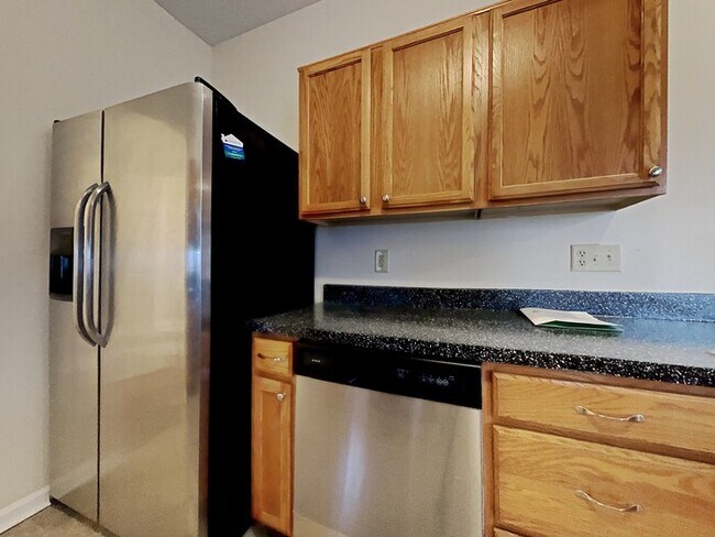 Building Photo - 6578 Largo Ln