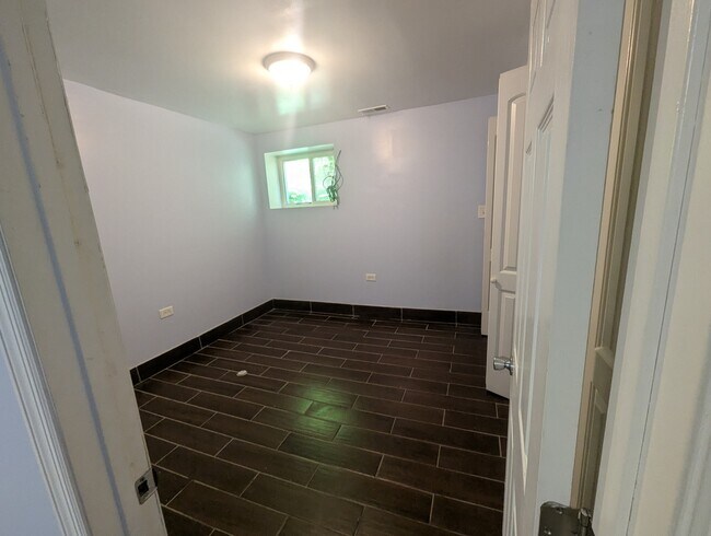Foto del edificio - 8105 S Green St