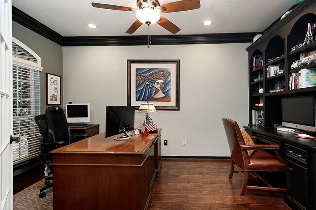 Foto del edificio - 31 Bluff Creek Pl